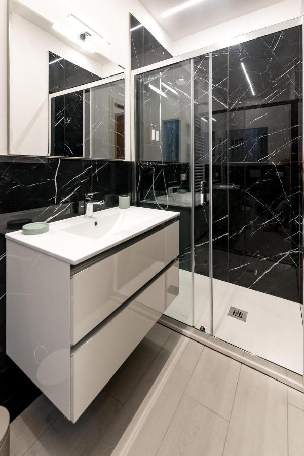 Apartament Obsidian -Centro- Wifi + Free Parking Rawenna Zewnętrze zdjęcie